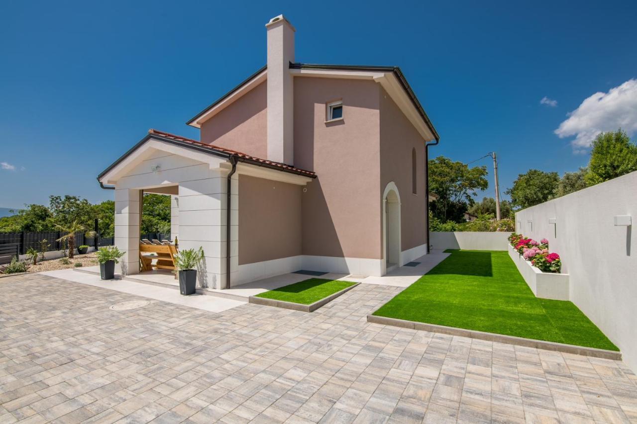 Periska Villa